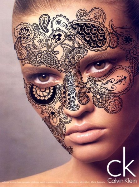 Мехенди на лице