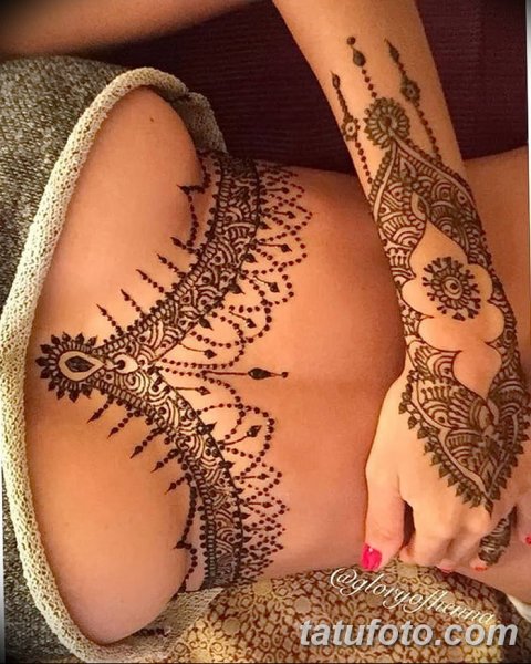 Тату хной на теле