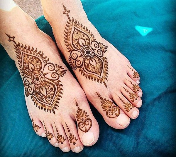 Хна на ноге