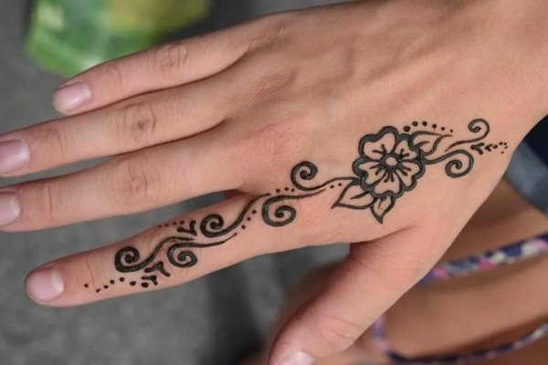 Небольшие узоры хной