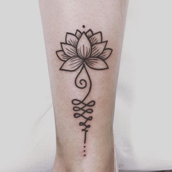 Легкие Татуировки на ноге