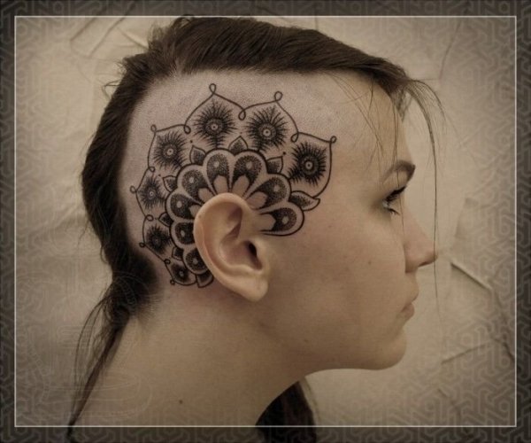 Тату хной на голове