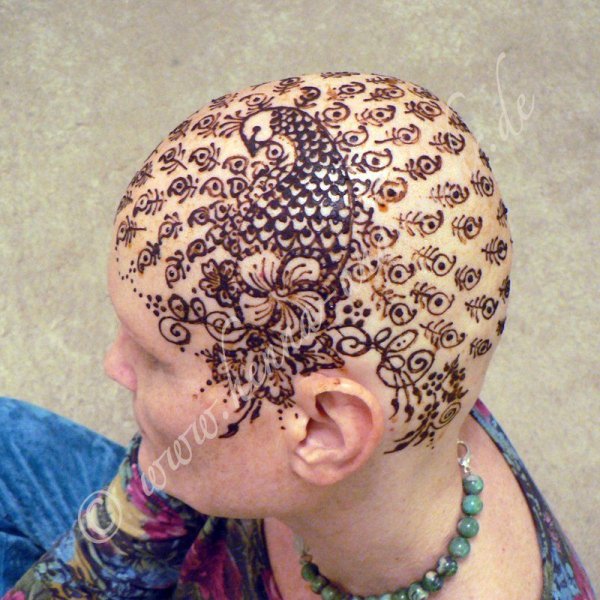 Тату хной на голове