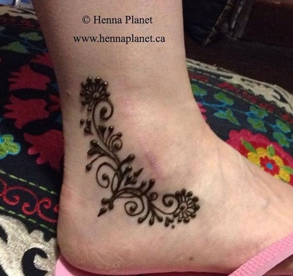 Рисунки хной на щиколотке