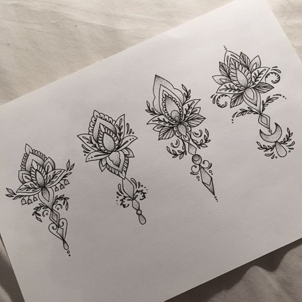 Тату Лотос с узорами на запястье