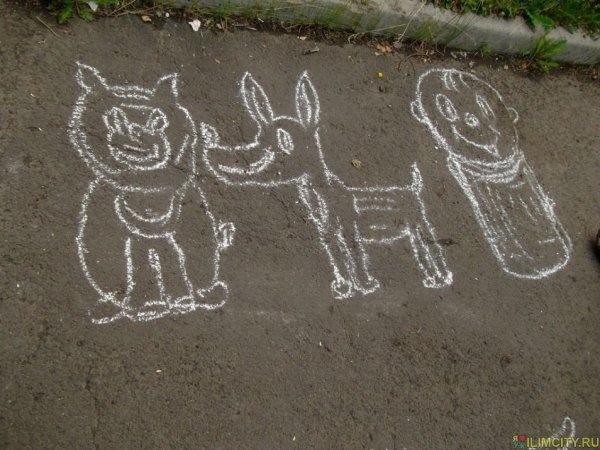 Собака мелом на асфальте