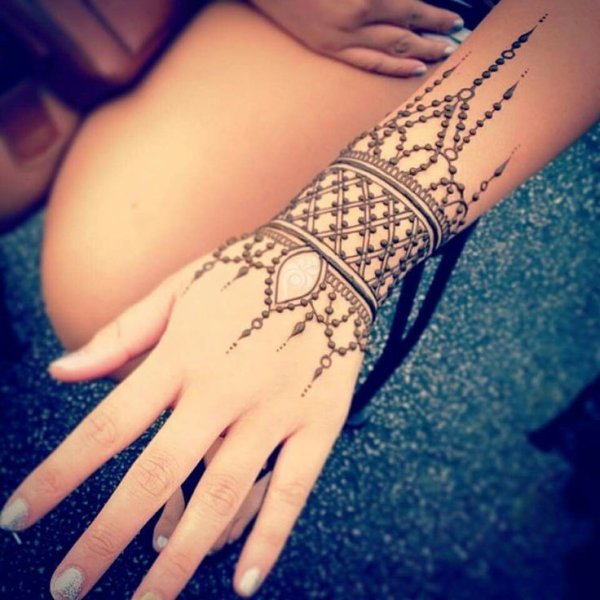 Тату браслет мехенди