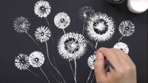 Простой рисунок одуванчика красками