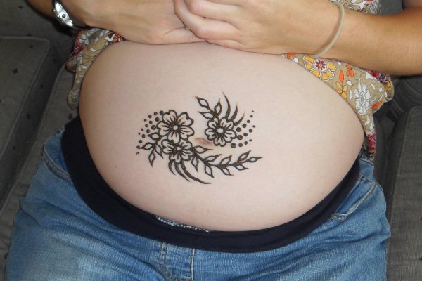 Тату хной на животе для девушек