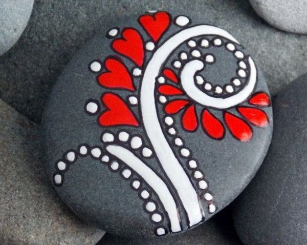 Рисование на камушках