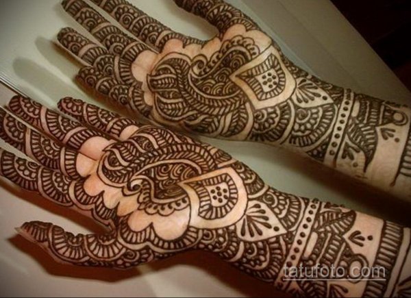 Рисунки хной на ноге