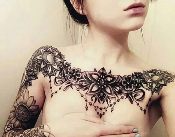 Тату хной на грудине у девушек