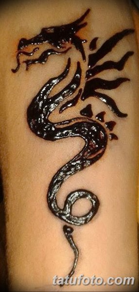 Тату змея