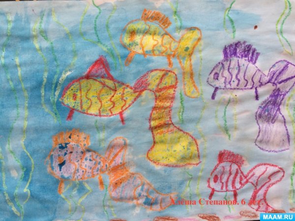 Рыбки восковыми мелками