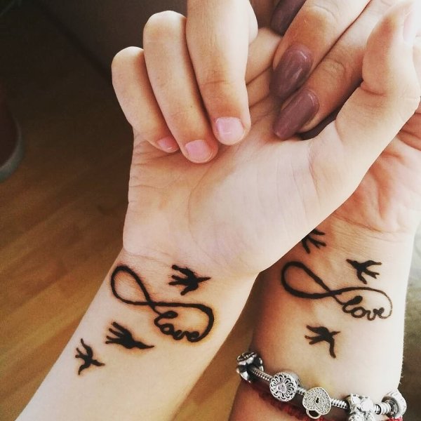 Надписи хной