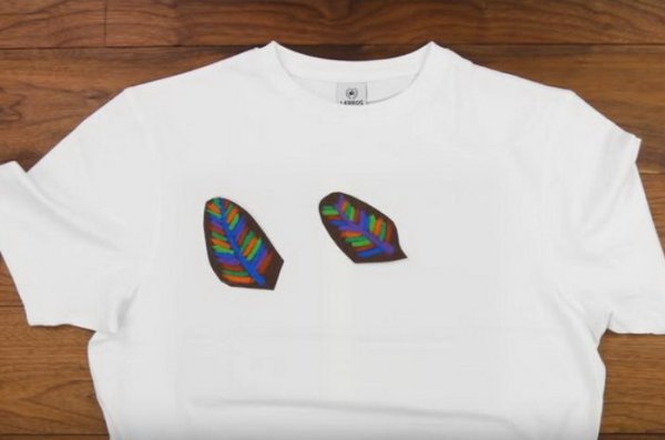 Восковые мелки на футболке