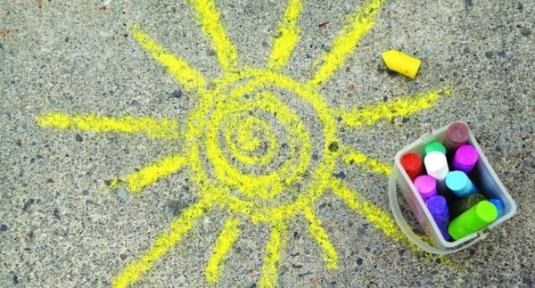 Мелками на асфальте