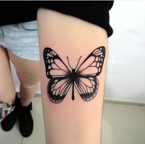 Бабочка хной на руке