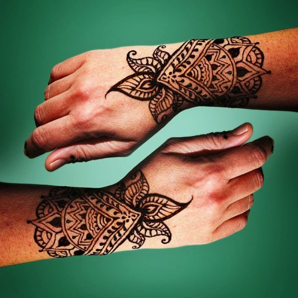 Мехенди для мужчин на руке