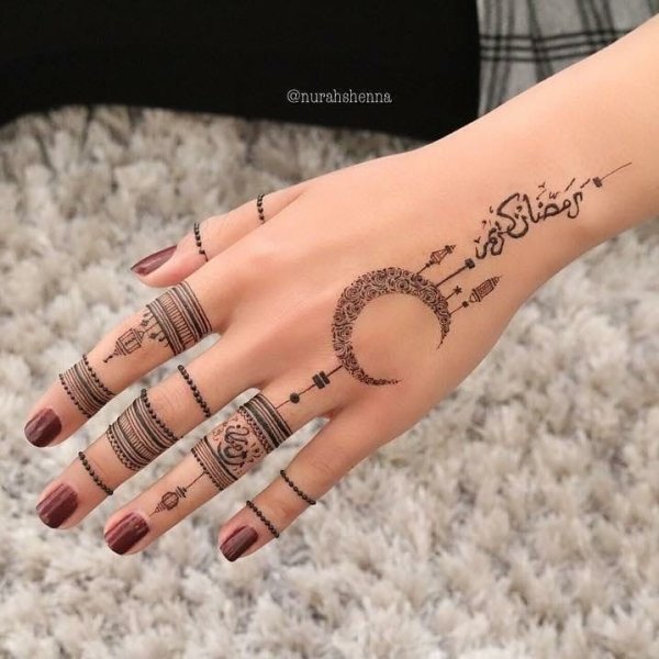 Надписи на руке легкие