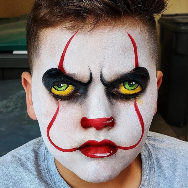 Нарисовать маску для лица