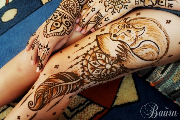 Мехенди на руке животные