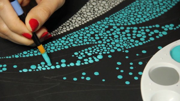 Роспись тарелок точечной техникой