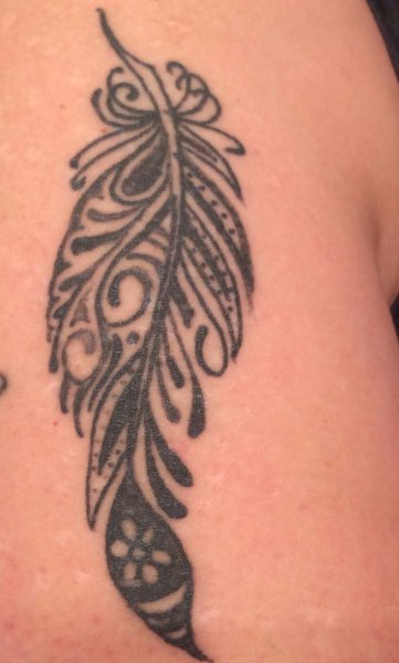 Тату хной на плече