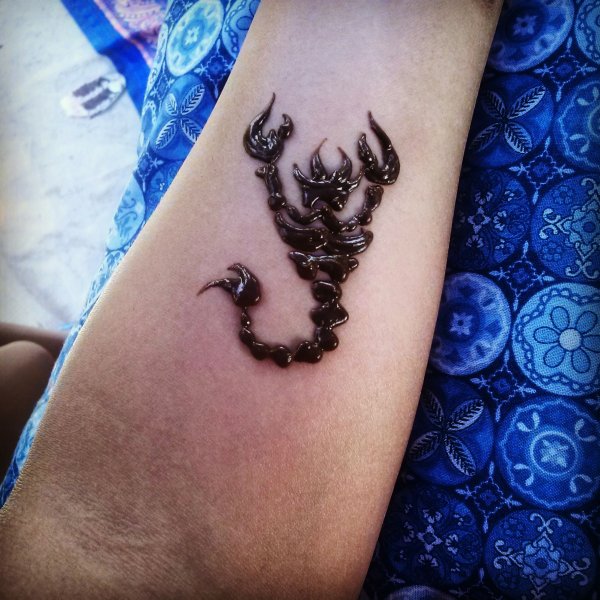 Мехенди Скорпион