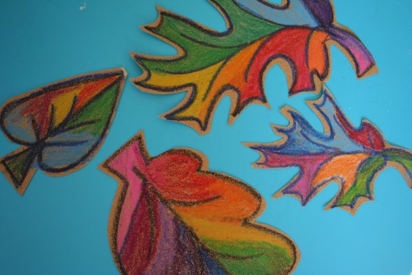 Рисование восковыми мелками осенние листья