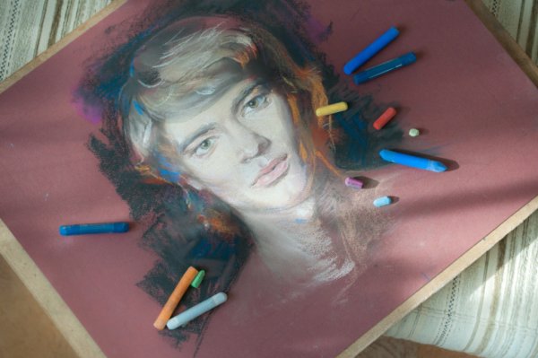 Портрет цветными мелками