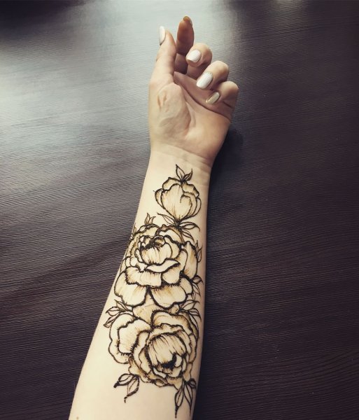 Рисунки хной на предплечье