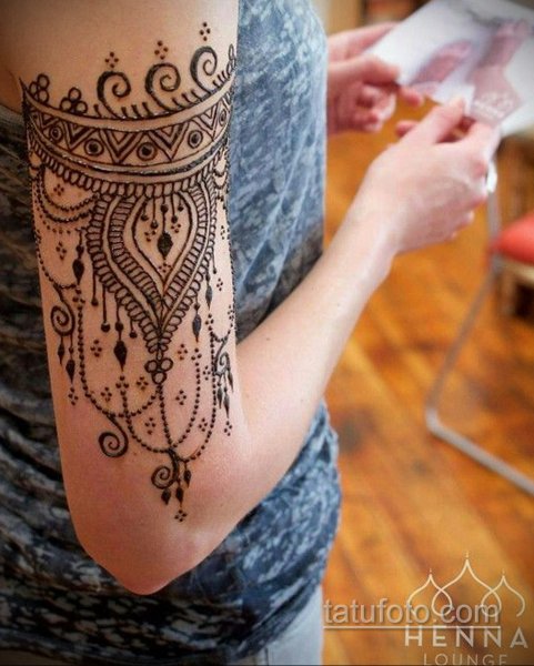 Тату в стиле мехенди