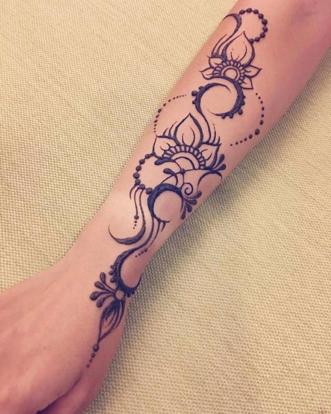 Тату на руке узоры женские