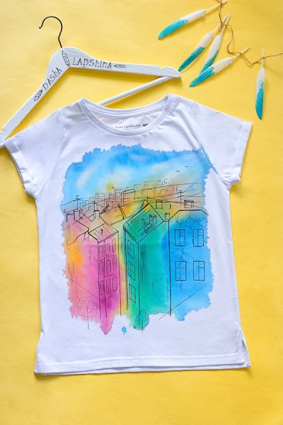 Восковыми мелками на одежде