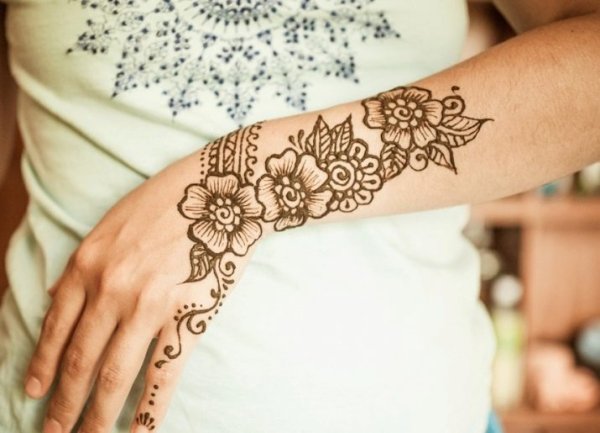 Временное тату мехенди