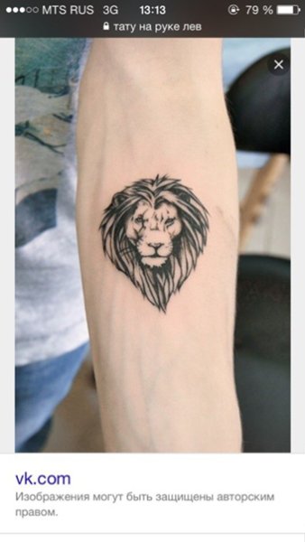 Лев тату на руке для девушек маленькая