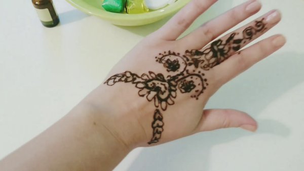 Тату хной буквы