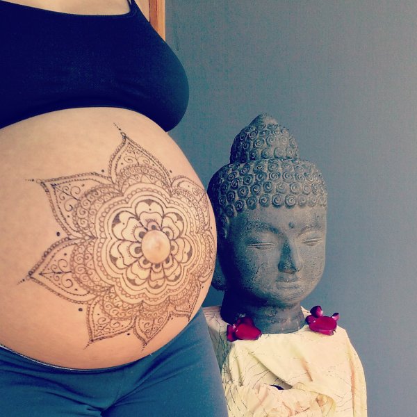 Мехенди для беременных на животе