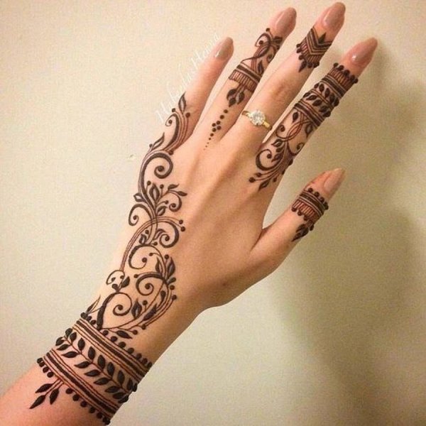 Тату хной на руке