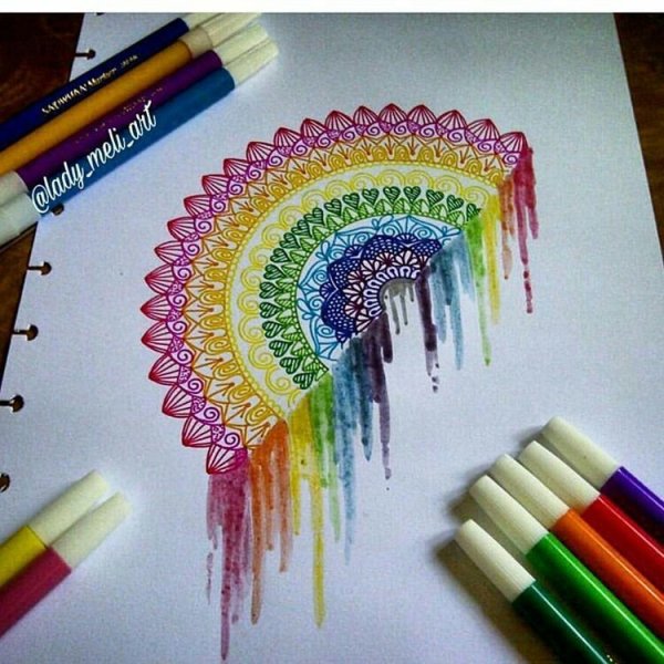 Рисование мелками на холсте