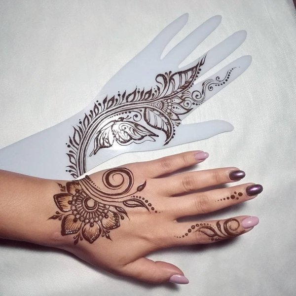 Необычные узоры на руке волшебные