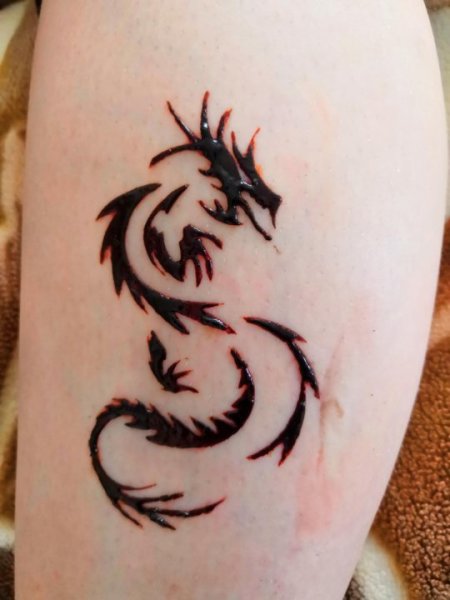 Тату хной мужские дракон