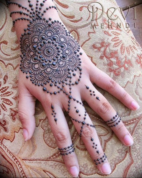 Мандала хной