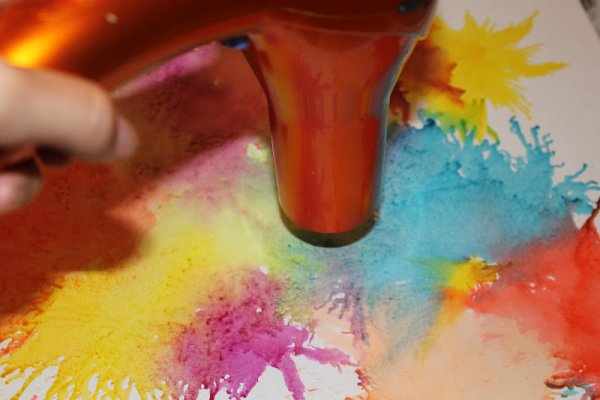 Рисование восковой стружкой