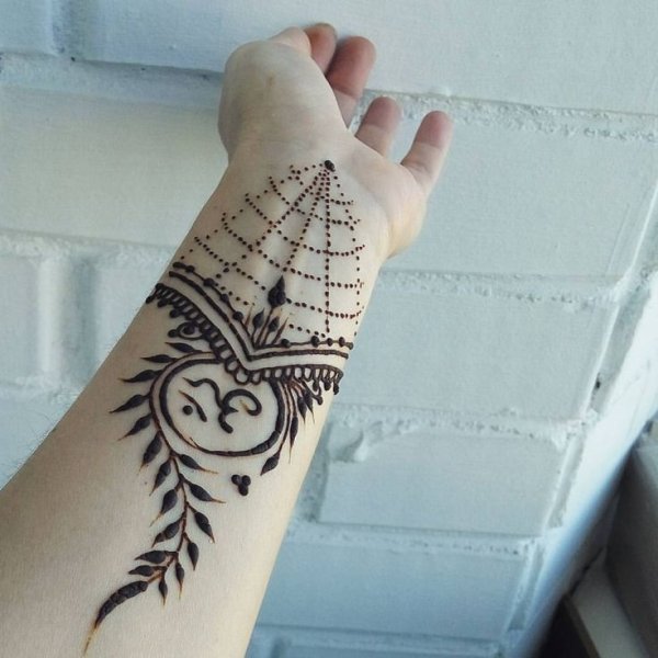 Мехенди до локтя