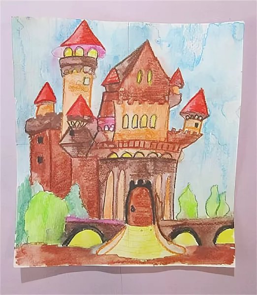 Замок в теплых тонах