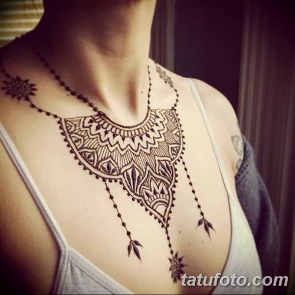 Мехенди на шее