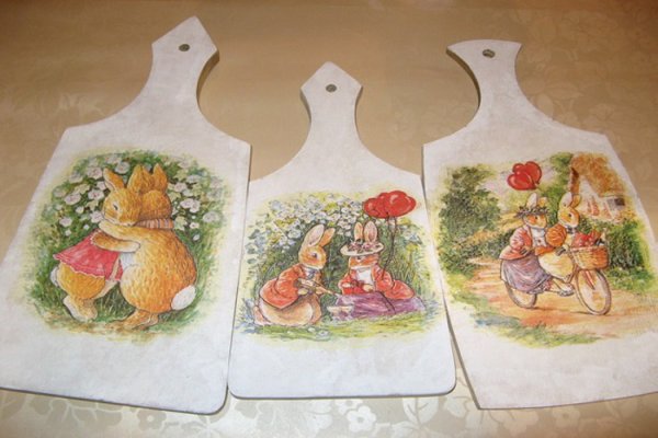 Разделочная доска в технике декупаж