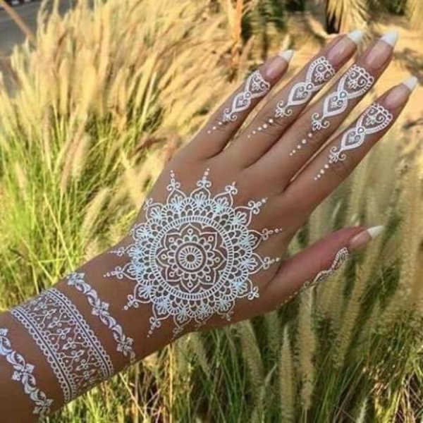 Мехенди белой хной
